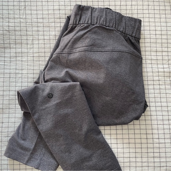 Lululemon On The Fly Pant *28" in Heathered black - Picture 10 of 14